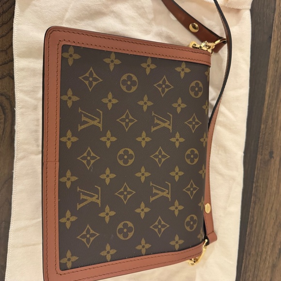 Louis Vuitton Reverse Monogram Dauphine MM shoulder bag - Picture 7 of 12